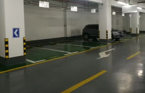 環(huán)氧地坪漆的面漆施工后會(huì)不會(huì)自然流平？